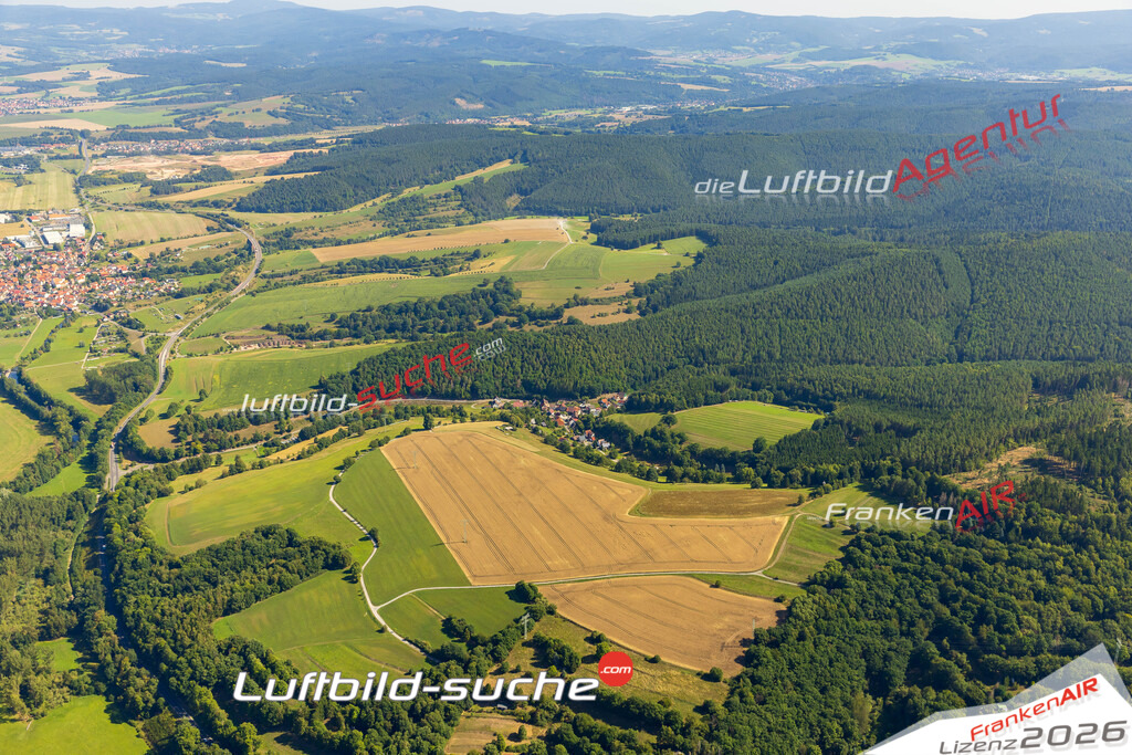 Bild der Stadt Wasungen - Die Luftaufnahme wurde 2025 vom UL-Flugzeug heraus erstellt ( keine Drohne ) - Hochauflösende Luftaufnahme - für professionelle Ausdrucke geeignet. Die Geschenkidee !Hier alle&nbsp;Infos zur Lizenzierung der LuftaufnahmeWir fliegen auch dieses Jahr wieder in Ihre Region um Luftbilder zu erstellen.- Luftbild anfragen