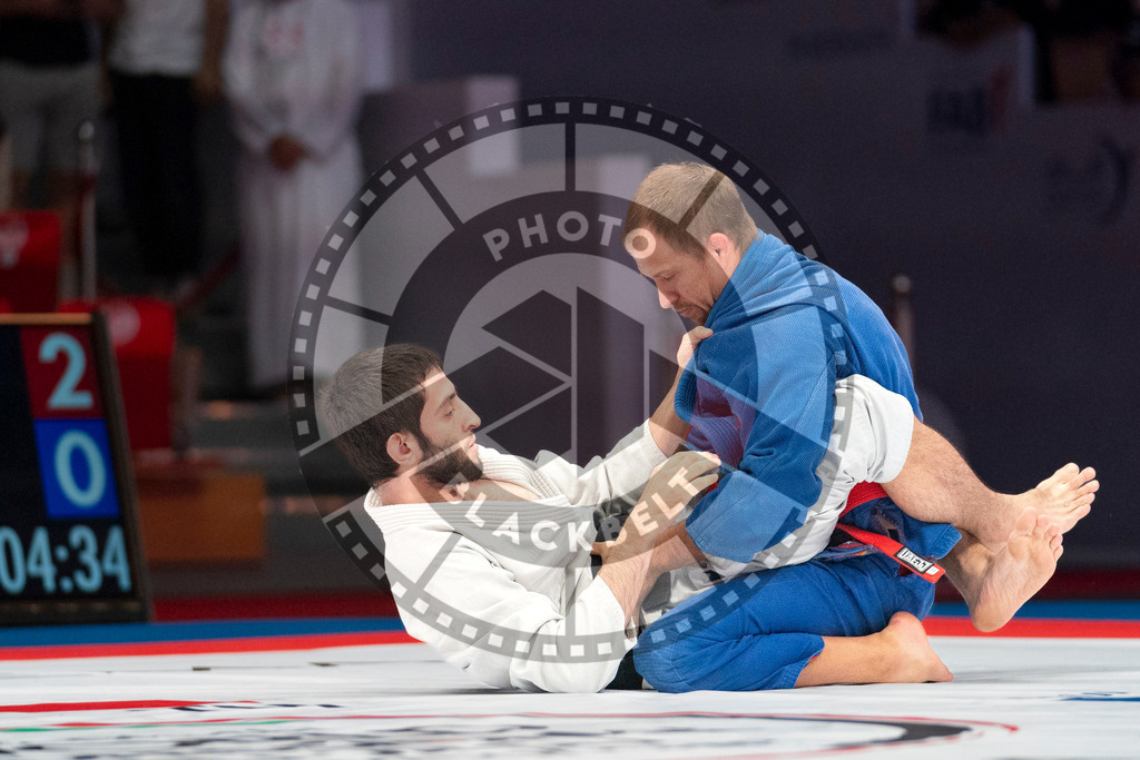 20231109PBB3537 | Fighters compete during the AJP World Professional Championship in the Mubadala Arena in Abu Dhabi, Arab United Emirates, on November 9, 2023.