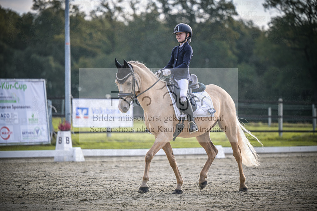 DOS_4645 | Entdecke hochwertige Reitturnierfotos von Foto Oger. Professionell, emotional und authentisch – jetzt Lieblingsmomente im Shop bestellen.Deutschlandweite Turnierfotografie. - Realisiert mit Pictrs.com