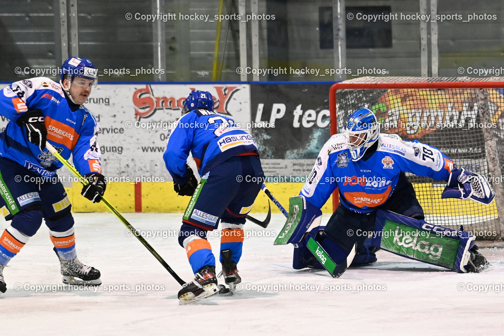 ESC Steindorf vs. ESV Ferlach  | #70 Moser Lukas ESC Steindorf, #64 Stichauner Fabian ESC Steindorf, #21 Walder Patrik ESC Steindorf, ESC Steindorf vs. ESV Ferlach , ESC Steindorf vs. ESV Ferlach  am 15.02.2026 in Steindorf (Ossiachersee Halle), Austria, (Photo by Bernd Stefan)