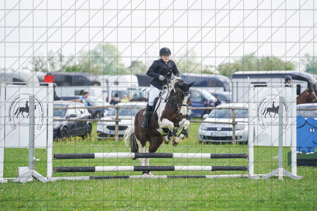 20240509-FAH02196 | Turnierbilder der Turnierfotografen Bayern, Pferdesport Fotografie, Reitsportbilder, Turnier Landberg am Lech, Turnierbilder bayern, Fotoagentur Herrmann
