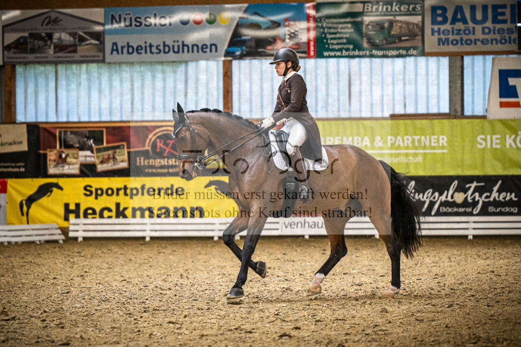 DOS_2565 | Entdecke hochwertige Reitturnierfotos von Foto Oger. Professionell, emotional und authentisch – jetzt Lieblingsmomente im Shop bestellen. - Realisiert mit Pictrs.com