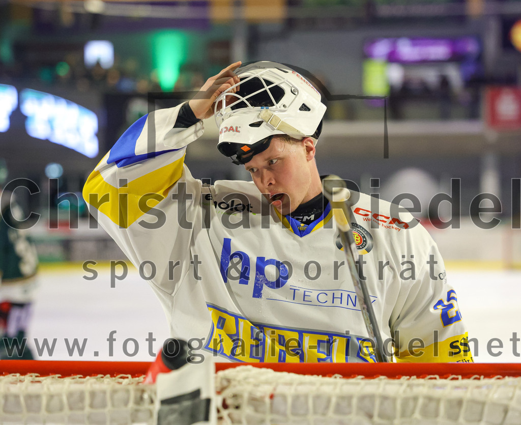 2026-01-09_047_TSV_Erding_gegen_Stuttgart_Rebels | Erding, Deutschland, 09.01.2026:Eishockey, Oberliga Süd 2025 / 2026, 35. Spieltag, TSV Erding gegen Stuttgart Rebels, Endergebnis: Torwart Nick Jordan Vieregge (Stuttgart Rebels, #29)Foto: Christian Riedel / fotografie-riedel.net