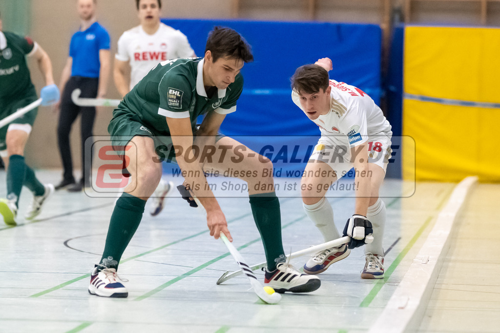 SFE_20240113_0043 | Mülheim, Deutschland, 13.01.2024: Robert Duckscheer (Uhlenhorst Mülheim) in Aktion waehrend des Spiels der Halle 1. Bundesliga Herren zwischen Uhlenhorst Mülheim vs Rot-Weiss Köln im Sporthalle Lehnerstr. (HTCU) am 13.01.2024 in Mülheim, Deutschland. (Foto von Stephan Fehrmann)

Mülheim, Germany, 13.01.2024: Robert Duckscheer (Uhlenhorst Mülheim) in action during the game of Halle 1. Bundesliga Herren between Uhlenhorst Mülheim vs Rot-Weiss Köln in Sporthalle Lehnerstr. (HTCU) at 13.01.2024 in Mülheim, Deutschland. (Foto von Stephan Fehrmann)