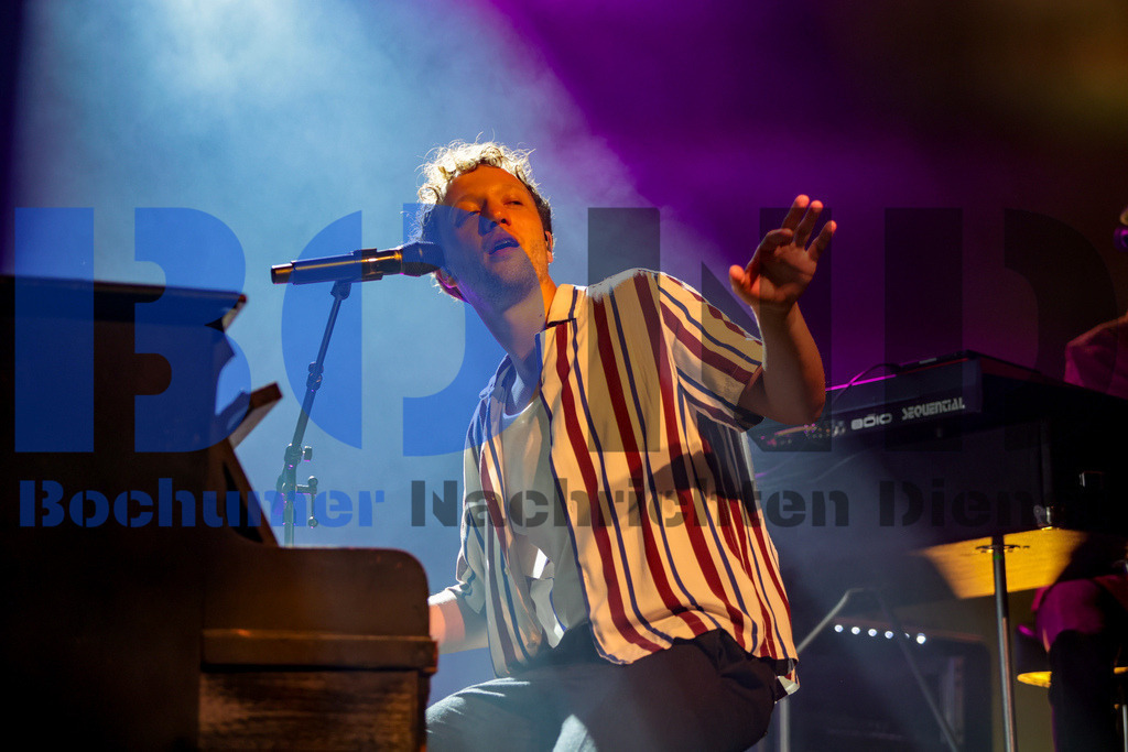 Zeltfestival Ruhr 2024 - Joris  {date} -  | {headline}(Foto: Sebastian Sendlak / BOND) - Realisiert mit Pictrs.com