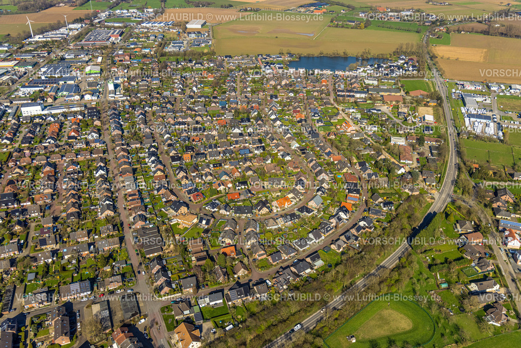Rees240312666 | Luftbild, halbrundes Wohngebiet und Wohnsiedlung Queckvoor, Rees, Niederrhein, Nordrhein-Westfalen, Deutschland