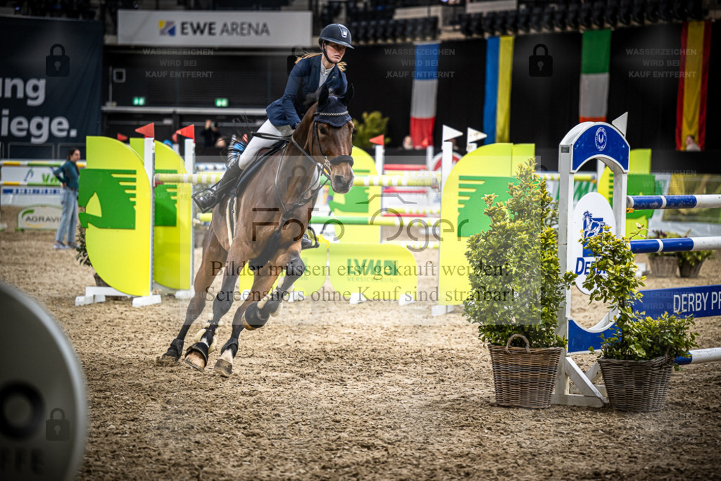 DOS_3023 | Entdecke hochwertige Reitturnierfotos von Foto Oger. Professionell, emotional und authentisch – jetzt Lieblingsmomente im Shop bestellen. - Realisiert mit Pictrs.com