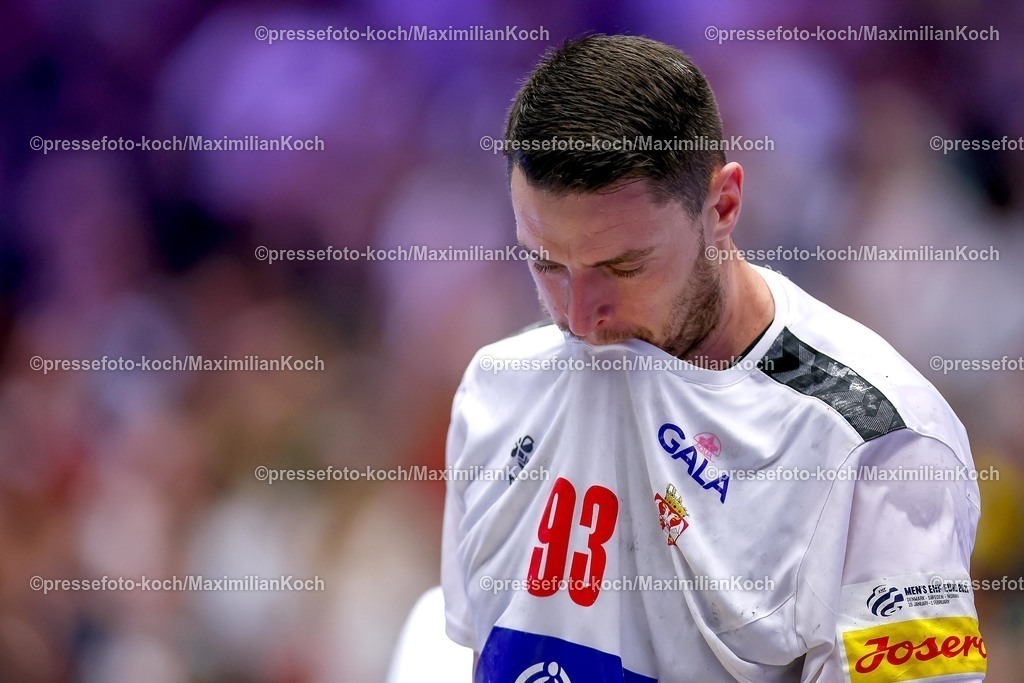 EHF19012601151 | 19.01.2026, Handball, Men's EHF EURO 2026, Österreich - Serbien, Jyske Bank Boxen in Herning, Dänemark, Preliminary Round:  Mijajlo Marsenic (Serbien #93)  enttäuscht Enttäuschung nach der Niederlage gegen Österreich
