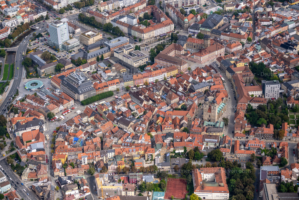 4060287 | BAYREUTH 07.09.2021 Altstadtbereich und Innenstadtzentrum in Bayreuth im Bundesland Bayern, Deutschland. // Old Town area and city center in Bayreuth in the state Bavaria, Germany. Foto: Gerhard Launer