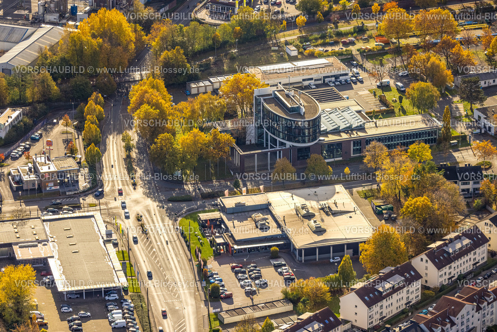 Witten231101447 | Luftbild, Gebäude der Hauptverwaltung Stadtwerke Witten, Backhaus Cafe und Restaurant, Bäume in Herbstfarben, Witten, Ruhrgebiet, Nordrhein-Westfalen, Deutschland
