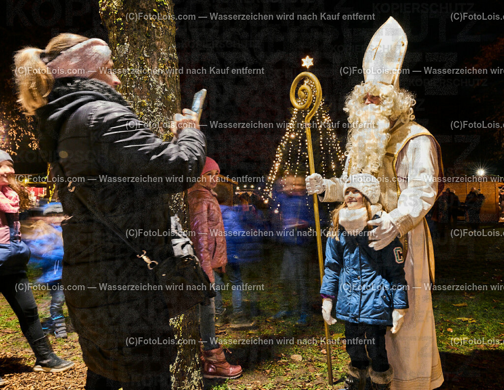 ALP7658_Wieselburger Advent_Nikolaus | (C)FotoLois.com, Alois Spandl, Wieselburger Advent im Schlosspark, Besuch durch den Hl. Nikolaus und seinen Krampussen, Sa 3. Dezember 2022.