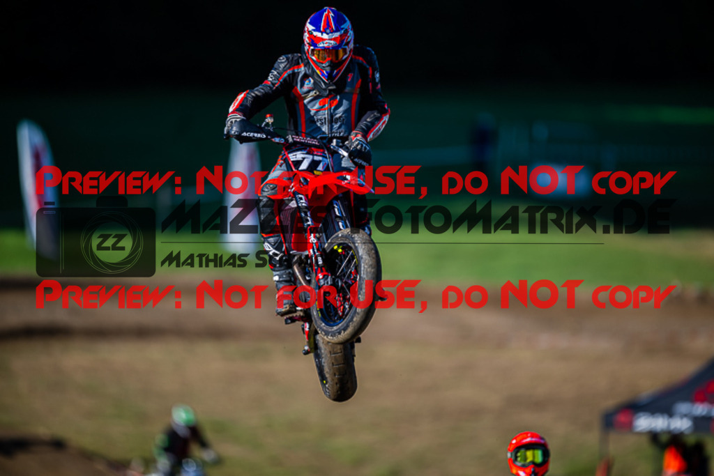 MaZZes_FotoMatrix_220903_8936 | UE40