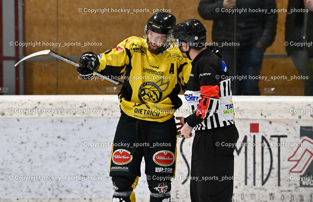 EC Hornets Spittal vs. ESC Steindorf 23.2.2024 | #70 Kronig Daniel EC Hornets Spittal, WIDMANN Floria Referee, EC Hornets Spittal vs. ESC Steindorf 23.2.2024, EC Hornets Spittal vs. ESC Steindorf 23.2.2024 am 23.02.2024 in Spittal an der Drau (Eissportzentrum Spittal), Austria, (Photo by Bernd Stefan)