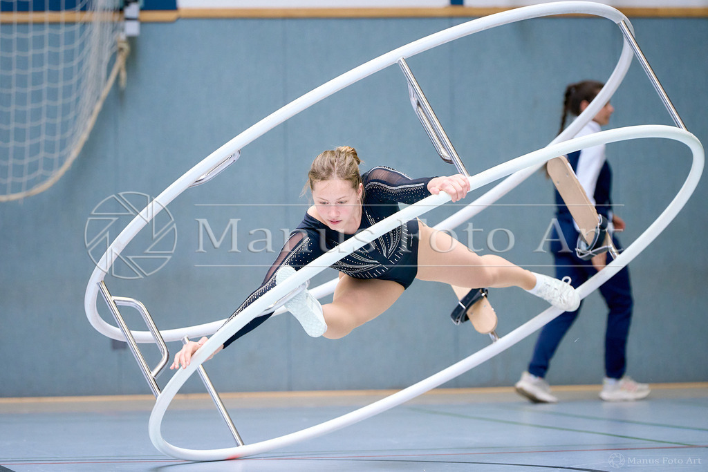 C-DSC06672 | Professionelle Sportfotografie in Hamburg, Schleswig-Holstein und Niedersachsen – spezialisiert auf Rhönrad, Geräteturnen, Leistungsturnen und rhythmische Sportgymnastik. Bundesweite Begleitung von Rhönrad-Events. Jetzt Sport-Fotos - Realisiert mit Pictrs.com