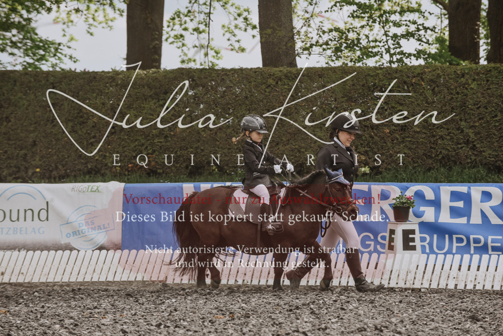 20230514_JK-Röhrsdorf-25-173 | Pferde- und Turnierfotografie in Westsachsen. Pferdeportraits, Auftragszeichnungen und intuitive Kunst.