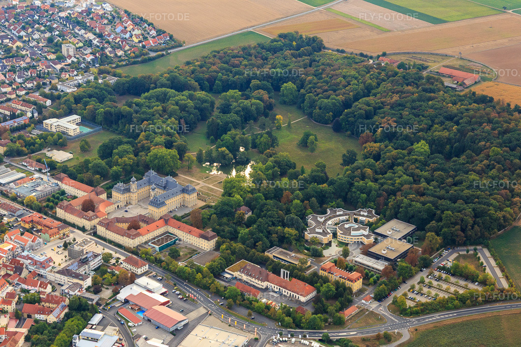 Luftbild: Krankenhaus für Psychiatrie, Psychotherapie und Psychosomatische Medizin Schloss Werneck in Werneck im Bundesland Bayern in Deutschland. Foto: IMG_111326.jpg vom 09.09.2018 durch Werner Riehm/FLY-FOTO.dePsychiatrie Werneck, Psychiatrie Werneck