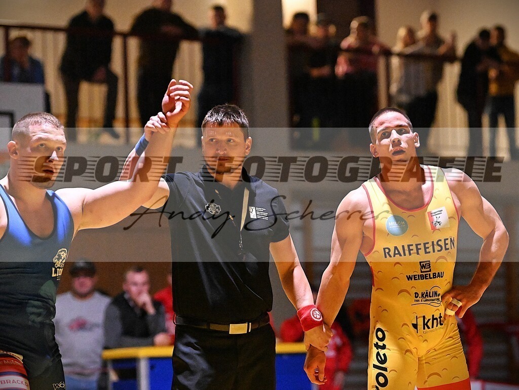 DSC_4640a | Kaufen Sie Sportbilder im Onlineshop von Andy Scherrer Sportfotografie. Faszinierende Bilder von Sportevents aus der ganzen Schweiz. Fussball, Frauenfussball, Unihockey, Handball, Schwingen und weiteren Sportarten. - Realisiert mit Pictrs.com