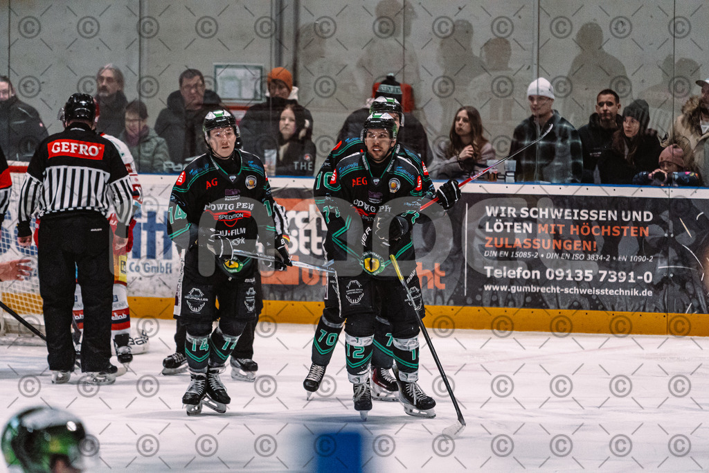 Alligators_vs_Deggendorf_23_01_2026-76 | Höchstadt Alligators Fotogalerie: Eishockey-Action aus Franken. Professionelle Spielfotos, Portraits & Stadionbilder zum Download. Jetzt entdecken! - Realisiert mit Pictrs.com