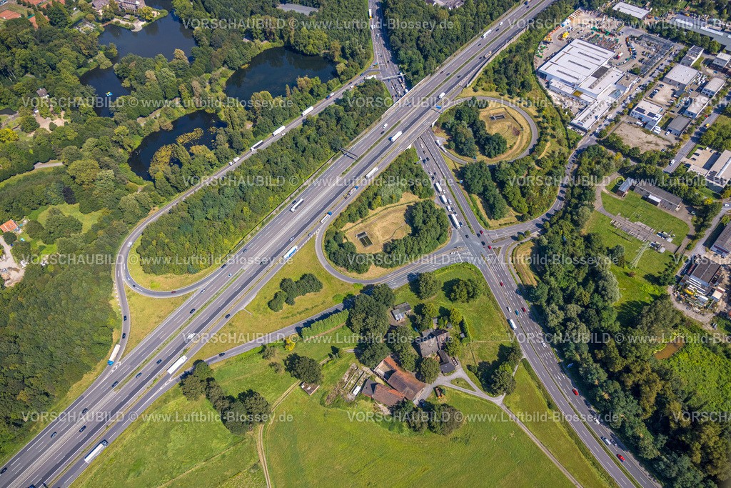 Gladbeck240806872 | Luftbild, Autobahn A2 Anschlussstelle Essen/Gladbeck mit Bundesstraße B224, landwirtschaftlicher Hof Pelkumer Straße, Butendorf, Gladbeck, Ruhrgebiet, Nordrhein-Westfalen, Deutschland