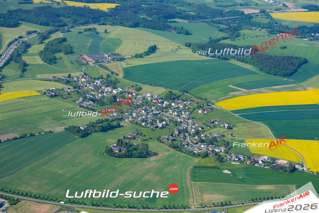 Die Luftaufnahme Hartmannsgrün - Treuen wurde 2022 vom Flugzeug aus (keine Drohne) erstellt. Hohe Auflösung -für große Poster und Wandbilder geeignet - Garantiert!