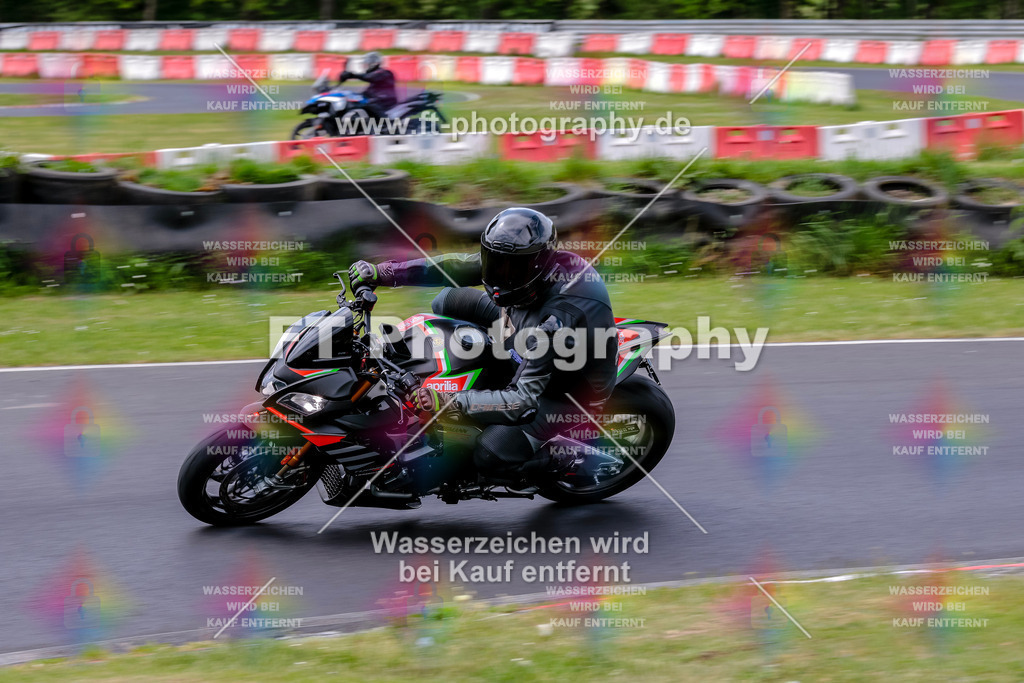 MotoTeamVBK-20909 | Hier findet Ihr Bilder von Touristenfahrten auf der Nürburgring Nordschleife oder von anderen Veranstaltungen die ich besucht habe. Viel Spass beim Durch Schauen 