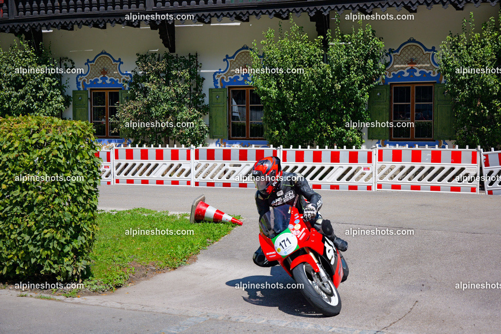 P1036833-2 | Erleben Sie atemberaubende, hochqualitative Fotos Ihrer Fahrt entlang der malerischen Alpenstraßen. Besuchen Sie alpineshots.com, um professionelle Aufnahmen Ihrer unvergesslichen Reise zu finden und zu kaufen - Realisiert mit Pictrs.com