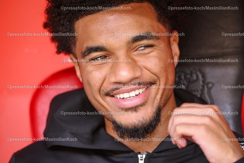 B0405082501002 | 05.08.2025, Fußball, Bayer 04 Leverkusen - Pisa Sporting Club, Testspiel, Saisoneröffnung in der BayArena, Saison 2025 2026: Malik Tillman (Bayer04 #10)  DFB regulations prohibit any use of photographs as image sequences and or quasi-video.