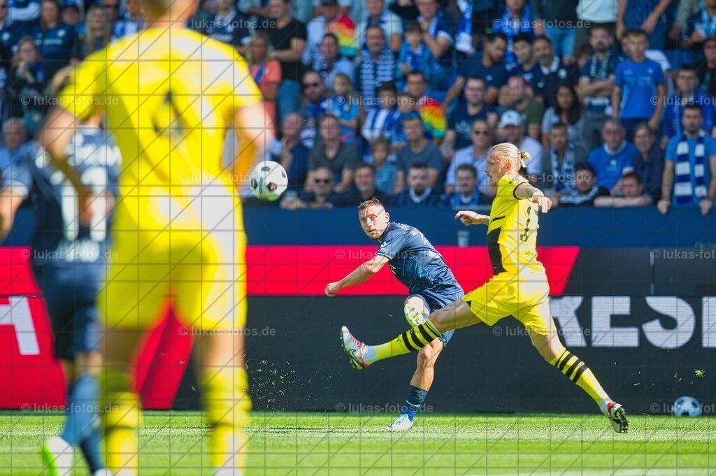 VfL Bochum - Borussia Dortmund 1:1 | Am 26. August 2023 kam der VfL Bochum in der 1. Bundesliga gegen Borussia Dortmund zu einem 1:1. - Realisiert mit Pictrs.com
