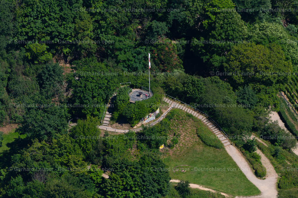 4033123 | FREIBURG IM BREISGAU 30.06.2020 Aussichtspunkt Ludwigshöhe an der Straße Burghaldering in Freiburg im Breisgau im Bundesland Baden-Württemberg, Deutschland. // Viewpoint Ludwigshoehe on the street Burghaldering in Freiburg im Breisgau in the state Baden-Wuerttemberg, Germany. Foto: Gerhard Launer