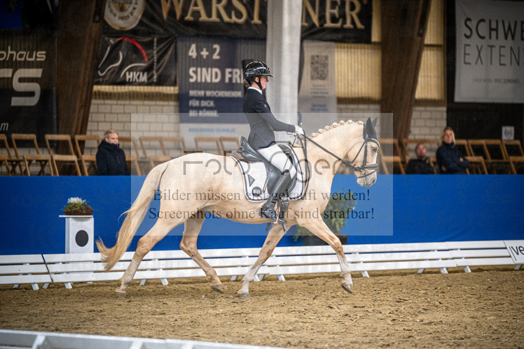DOS_2722 | Entdecke hochwertige Reitturnierfotos von Foto Oger. Professionell, emotional und authentisch – jetzt Lieblingsmomente im Shop bestellen.Deutschlandweite Turnierfotografie. - Realisiert mit Pictrs.com