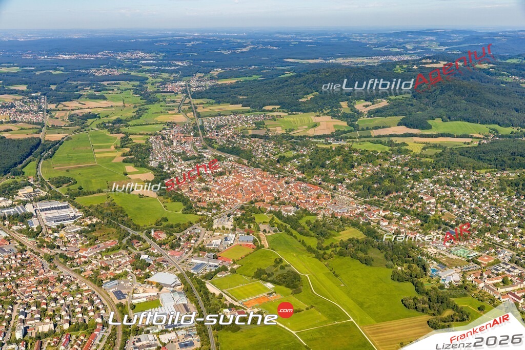 Luftaufnahme von  Hersbruck - Die Luftaufnahme wurde 2025 vom UL-Flugzeug heraus erstellt ( keine Drohne ) - Hochauflösende Luftaufnahme - für professionelle Ausdrucke geeignet. Die Geschenkidee !Mit Lizenz und Bildrechte bestellbar