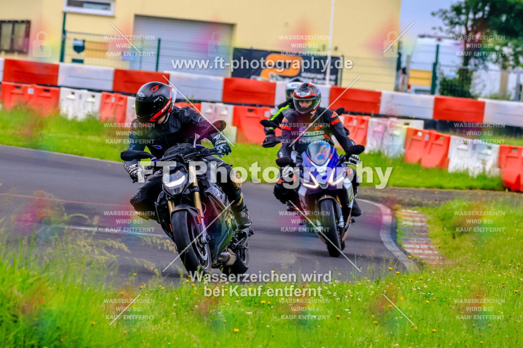 VBK-6650 | Hier findet Ihr Bilder von Touristenfahrten auf der Nürburgring Nordschleife oder von anderen Veranstaltungen die ich besucht habe. Viel Spass beim Durch Schauen 