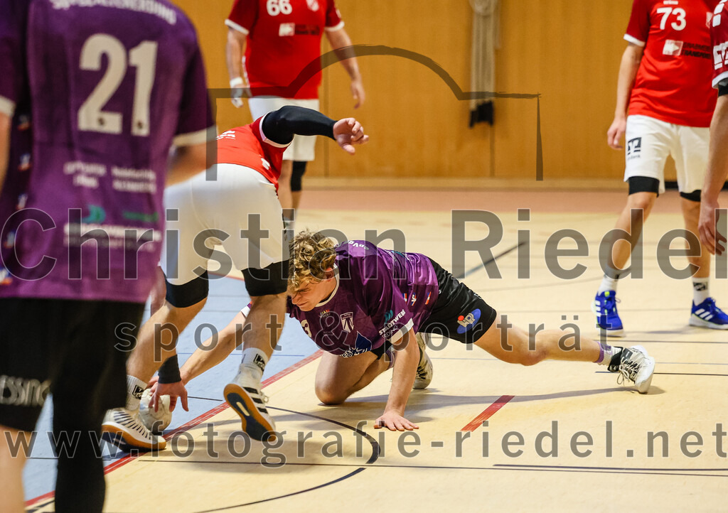 2024-10-20_006_SpVgg_Altenerding_II_gegen_TSV_Taufkirchen-Vils | Erding, Deutschland, 20.10.2024:Handball, Bezirksliga Männer Ost 2024 / 2025, 3. Spieltag, SpVgg Altenerding II gegen TSV Taufkirchen/Vils, Endergebnis: 15:20Jakob Thees (SpVgg Altenerding, #3)Foto: Christian Riedel / fotografie-riedel.net