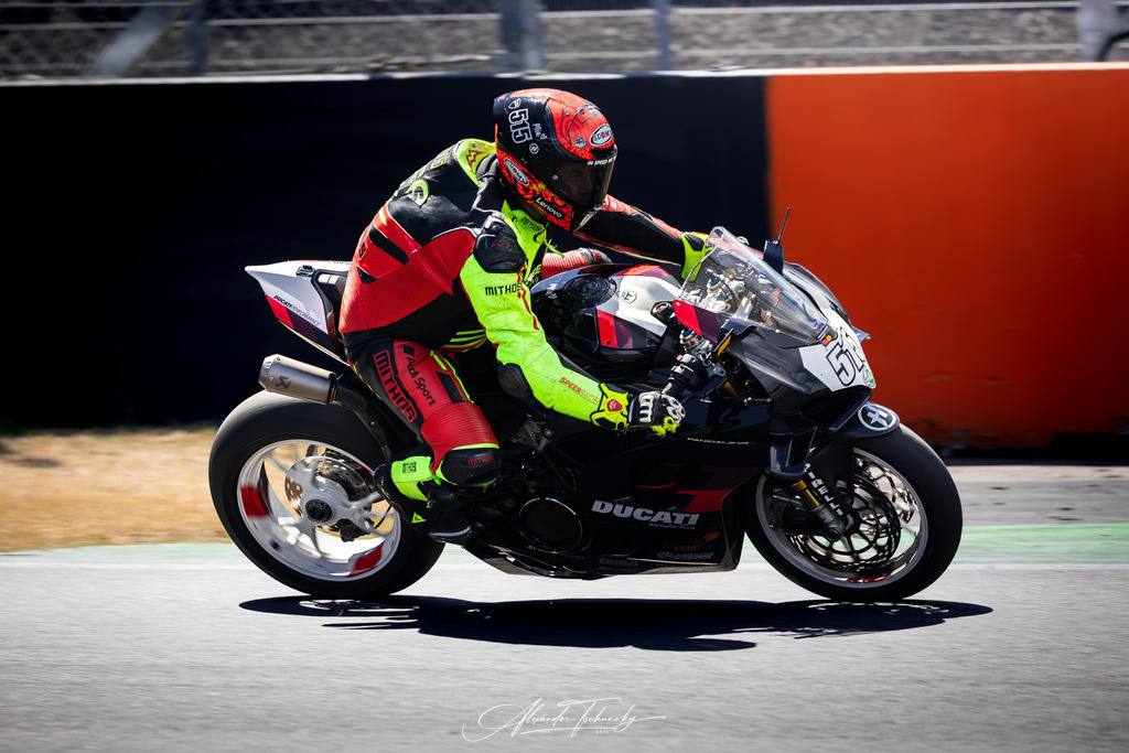 Ducati Trackday Hockenheimring 2026 | Entdecken Sie die faszinierende Welt von Alexander Tschuncky Arts: Kreative Fotografie, atemberaubende Automobilkunst und hochwertiger Bilderdruck. Lassen Sie sich inspirieren! - Realisiert mit Pictrs.com