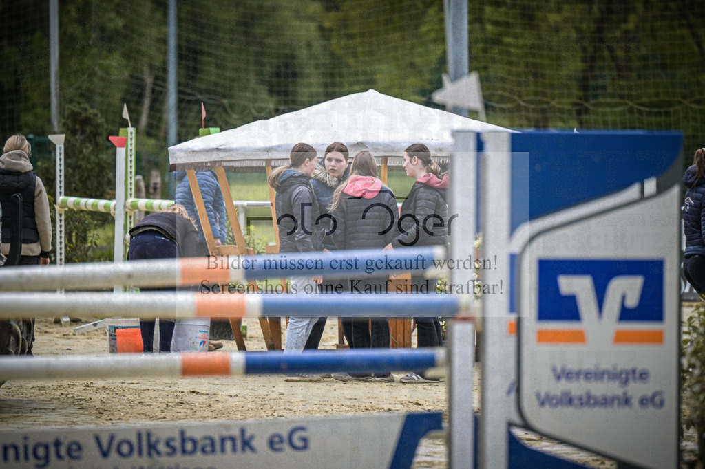 DOS_9344 | Entdecke hochwertige Reitturnierfotos von Foto Oger. Professionell, emotional und authentisch – jetzt Lieblingsmomente im Shop bestellen.Deutschlandweite Turnierfotografie. - Realisiert mit Pictrs.com