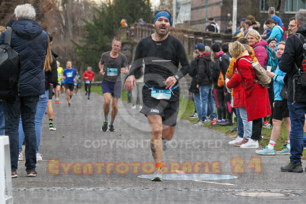 221231_1158_EV4_8184 | Sportfotografie im Rhein-Sieg Kreis, Köln, Bonn, NRW, Rheinland Pfalz, Hessen, etc. Unser Tätigkeitsfeld umfasst den Laufsport vom Volkslauf über den Marathon, Duathlon, Triathon bis zum Ultralauf wie Kölnpfad Ultra oder Schindertrail.