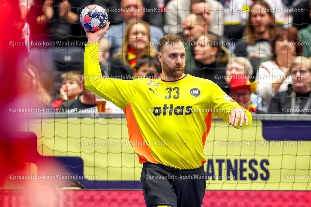 EHF15012602151 | 15.01.2026, Handball, Men's EHF EURO 2026, Deutschland - Österreich, Jyske Bank Boxen in Herning, Dänemark, Preliminary Round:  Andreas Wolff (Germany #33) 