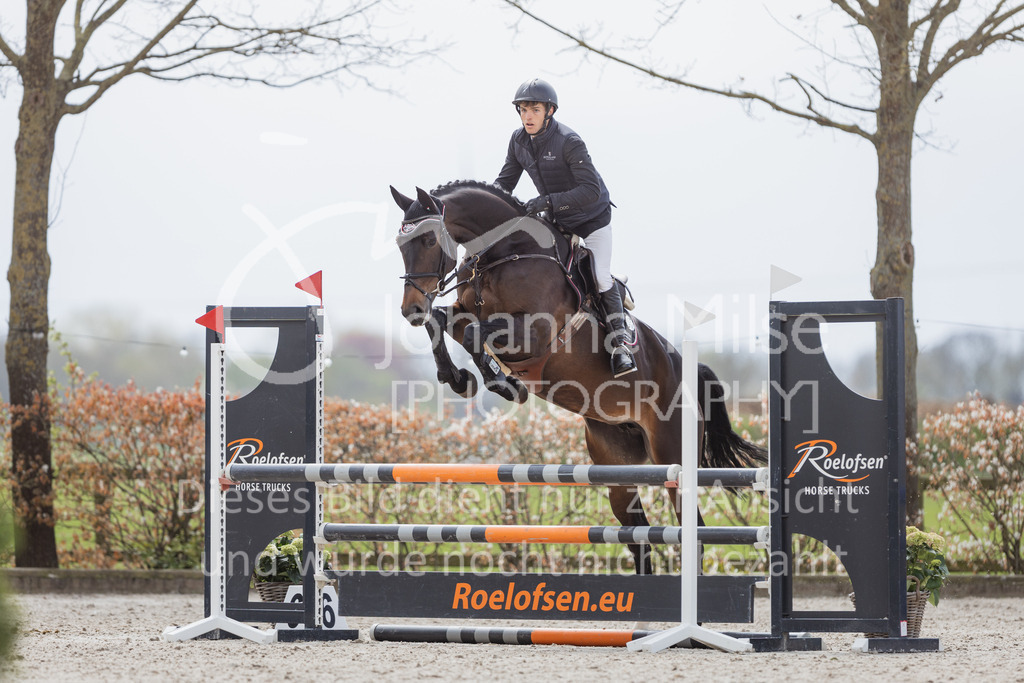230425_Lemwerder_SprPf-A2St-318 | Deine schönsten Turniermomente als professionelle Fotos! Entdecke hochwertige Pferdesport-Fotografie im Online-Shop. Jetzt Fotos finden & bestellen!