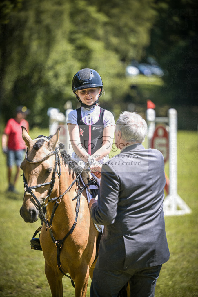DOS_4702 | Entdecke hochwertige Reitturnierfotos von Foto Oger. Professionell, emotional und authentisch – jetzt Lieblingsmomente im Shop bestellen.Deutschlandweite Turnierfotografie. - Realisiert mit Pictrs.com