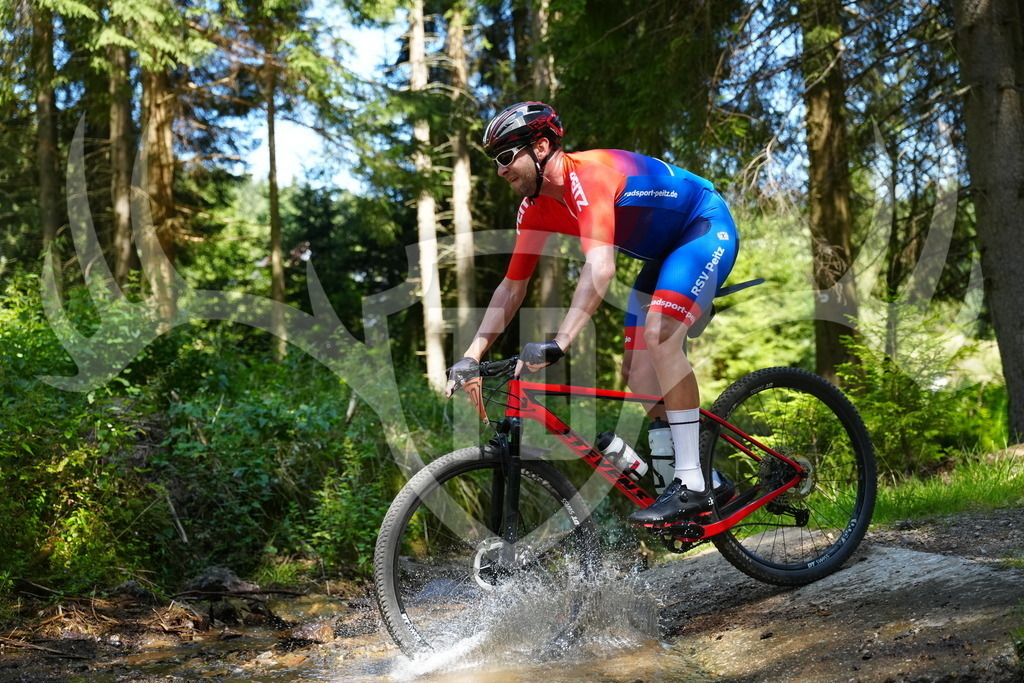 FC101738 | Fotogalerie der Treibjagd im Dunkelwald - Dein MTB Etappenrennen im Erzgebirge - Realisiert mit Pictrs.com
