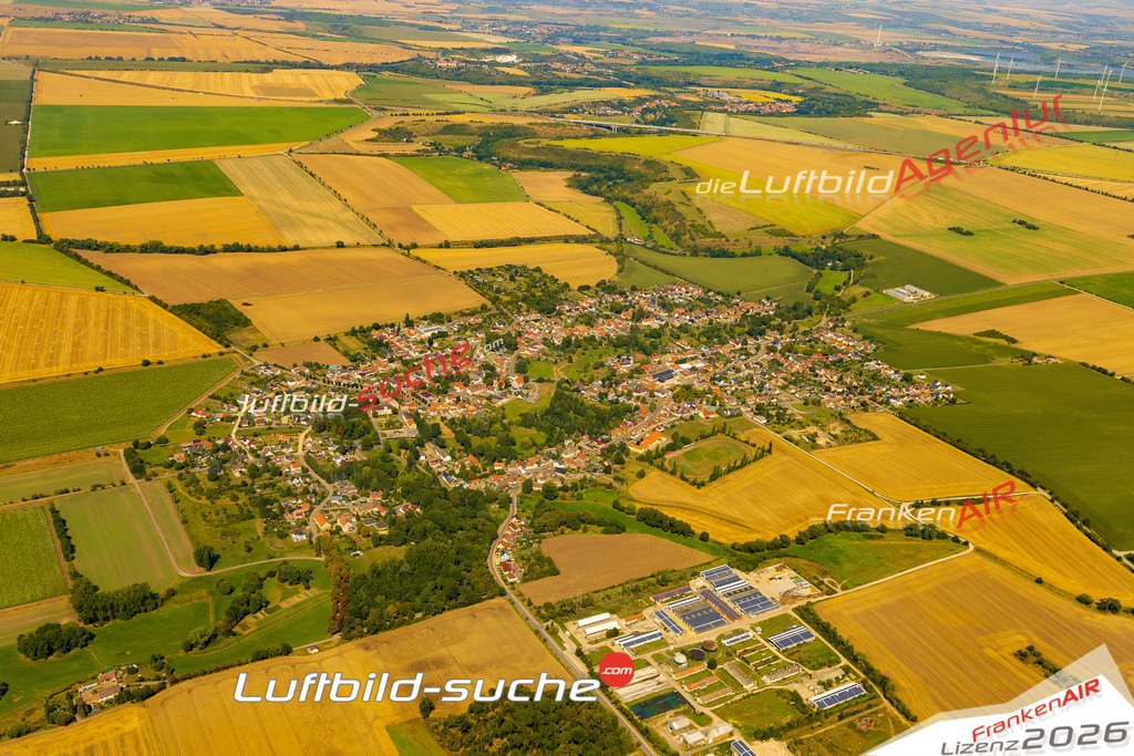 Neue Luftbildaufnahme der Stadt Obhausen - Das Luftbild wurde 2025 vom UL-Flugzeug heraus erstellt ( keine Drohnenaufnahme ) - Hochauflösende Luftaufnahme - für Wandbilder und großformatige Ausdrucke geeignet. Das besondere Geschenk!Hier alle&nbsp;Infos zur Lizenzierung der LuftaufnahmeWir fliegen auch dieses Jahr wieder in Ihre Region um Luftbilder zu erstellen.- Luftbild anfragen