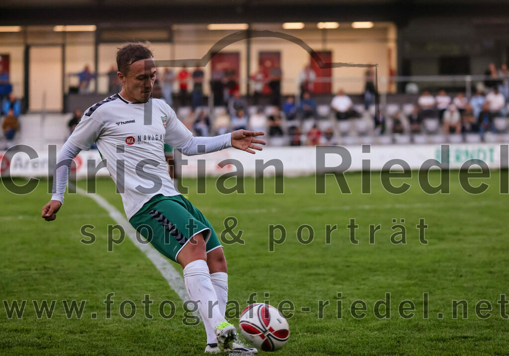 2023-09-01_062_FC_Schwaig_gegen_TSV_Gruenwald | Oberding, Deutschland, 01.09.2023:
Fußball, Landesliga Südost 2023 / 2024, 9. Spieltag, FC Schwaig gegen TSV Grünwald, Endergebnis: 3:1

Maximilian Hellinger (FC Schwaig, #23)

Foto: Christian Riedel / fotografie-riedel.net