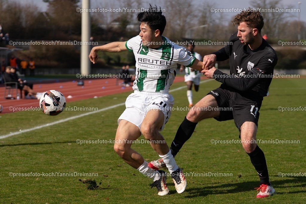xYDR15032501007 | 15.03.2025, xydrx, Fußball, Borussia Mönchengladbach II (U23) - 1.FC Bocholt, Regionalliga West, Grenzlandstadion: Ingyom Jung (Borussia Moenchengladbach II #20) im Zweikampf gegen Maximilian Adamski (1. FC Bocholt #11)