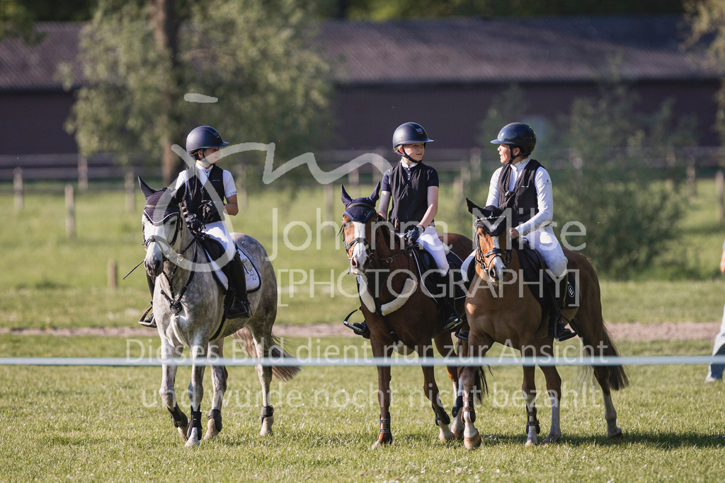 250501_MünsterHandorf_PonyTrophy-309 | Deine schönsten Turniermomente als professionelle Fotos! Entdecke hochwertige Pferdesport-Fotografie im Online-Shop. Jetzt Fotos finden & bestellen!