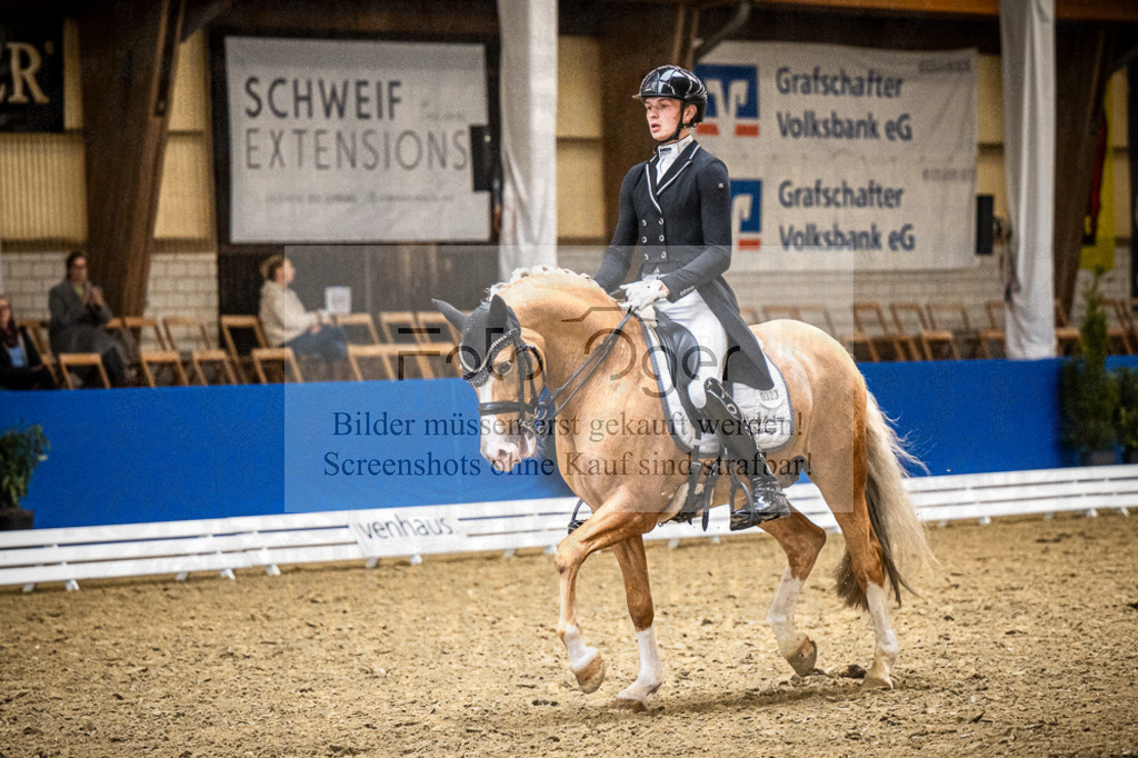 DOS_2169 | Entdecke hochwertige Reitturnierfotos von Foto Oger. Professionell, emotional und authentisch – jetzt Lieblingsmomente im Shop bestellen.Deutschlandweite Turnierfotografie. - Realisiert mit Pictrs.com