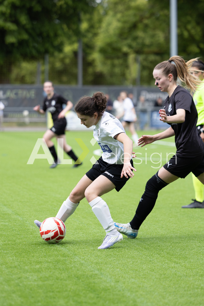 Fußball I Frauen I Saison 2025-2026 I Frauen 3. Liga | FVRZ Gruppe 2 | 18. Spieltag I Spielvereinigung Schaffhausen Damen 1 - Team Furttal Zürich I 17.05.2026 | Hochwertige Sportfotos kaufen & lizenzieren für Medien, Vereine, Agenturen & Sportler:innen. Entdecke professionelle Sportfotografie im Bildshop von Alexander Franzen. - Realisiert mit Pictrs.com