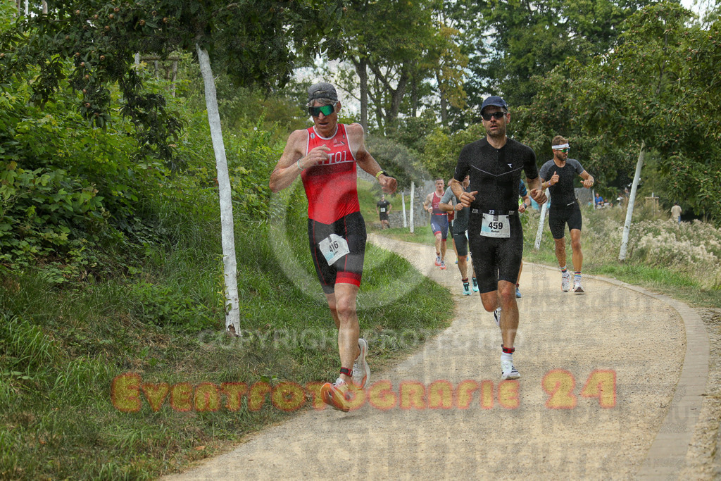 250824_1348_EX1_3790 | Sportfotografie im Rhein-Sieg Kreis, Köln, Bonn, NRW, Rheinland Pfalz, Hessen, etc. Unser Tätigkeitsfeld umfasst den Laufsport vom Volkslauf über den Marathon, Duathlon, Triathon bis zum Ultralauf wie Kölnpfad Ultra oder Schindertrail.