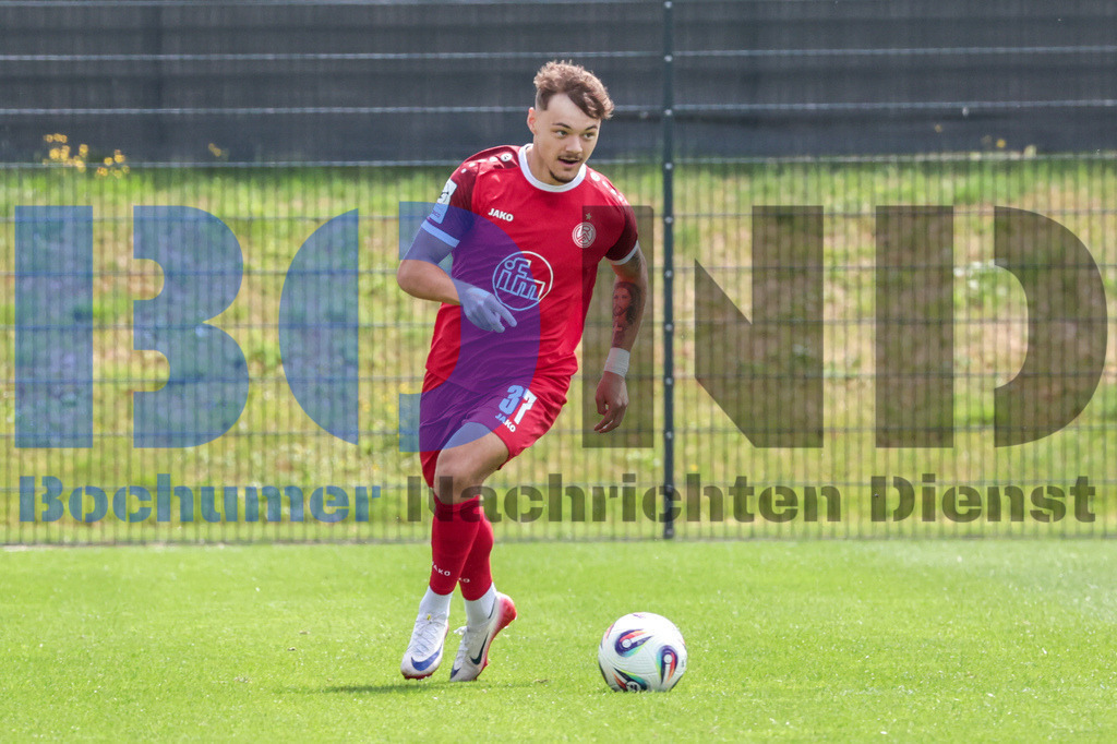 SES_ESSFKO20250712-2 | bond - Realisiert mit Pictrs.com