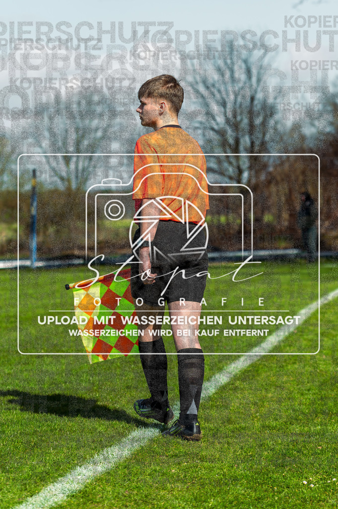 FGFS-SGA-1037 | Justin Brandt (Schiedsrichter) beim Herren Kreisliga HK Spiel zwischen FG Fulde-Stellichte und SG Allertal im Fulder Zentralstadion, Fulde (Simon Paul Stopat) - Realisiert mit Pictrs.com