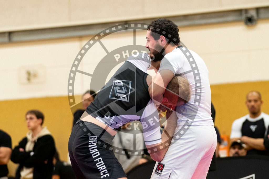20231118PBB13559 | Fighters compete during the AJP Tour 600 Frankfurt Championship in Frankfurt/Main, Germany, on November 18, 2023.